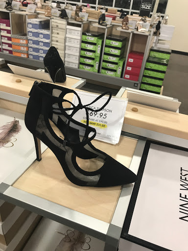 Shoe Store «DSW Designer Shoe Warehouse», reviews and photos, 314 Marketplace Mile, Plainfield, IN 46168, USA