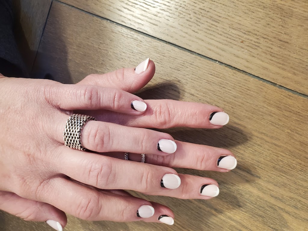 Cozy Nails 10901
