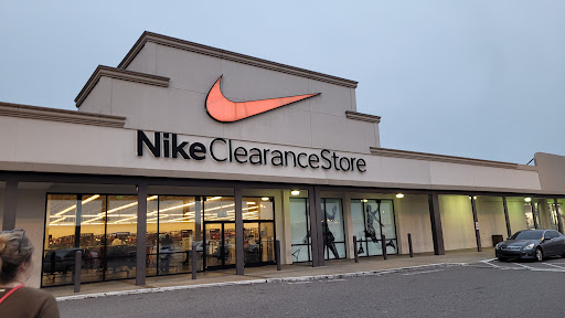 Nike Clearance Store, 4099 S Plaza Dr, Memphis, TN 38116, USA, 