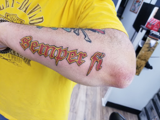 Tattoo and Piercing Shop «Lunchbox Tattoo & Body Piercing», reviews and photos, 3604 N Chapel Hill Rd, Johnsburg, IL 60050, USA