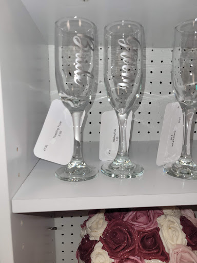 Shopping Mall «Town Peddler Craft and Antique Mall», reviews and photos, 35323 Plymouth Rd, Livonia, MI 48150, USA