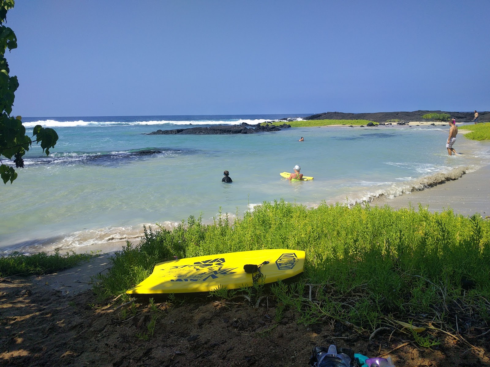 Photo of Keiki Beach and the settlement