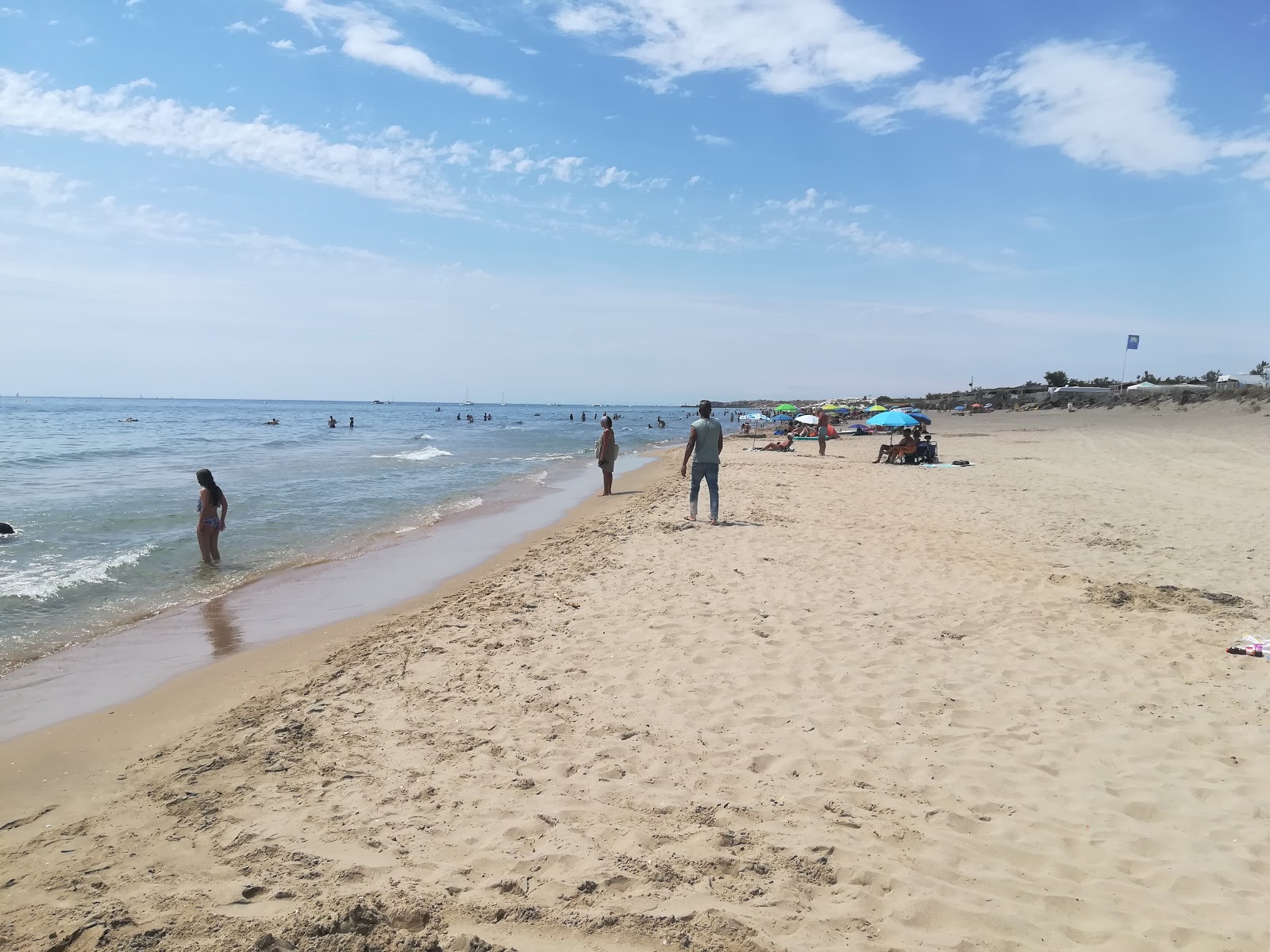 Foto av Marseillan beach och bosättningen