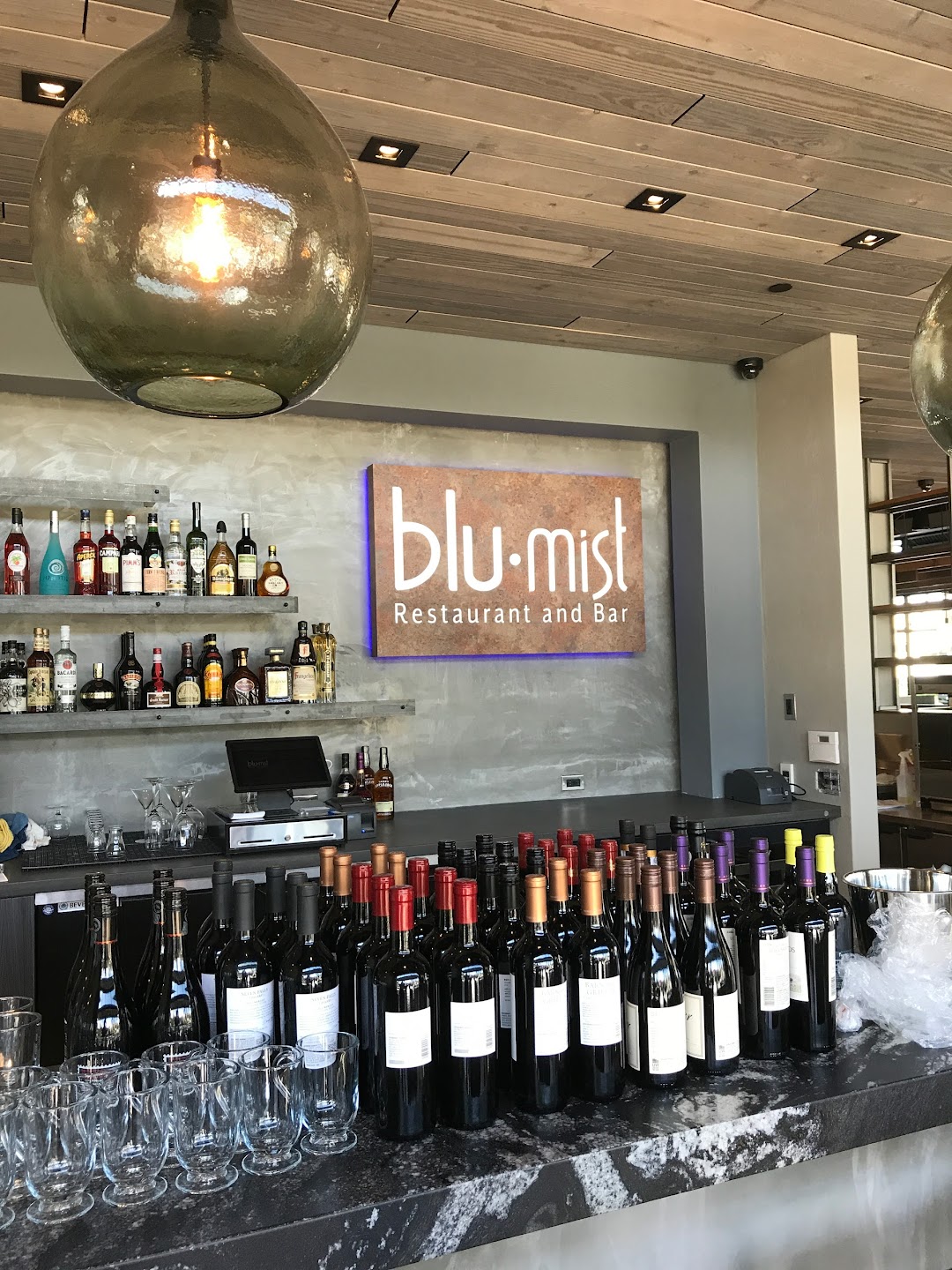 Blu Mist Restaurant & Bar