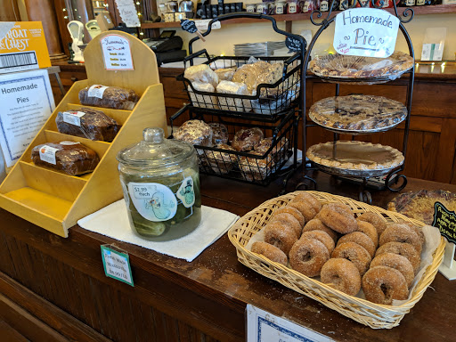 Restaurant «The Catskill Mountain Country Store and Restaurant», reviews and photos, 6014 Main St, Tannersville, NY 12485, USA