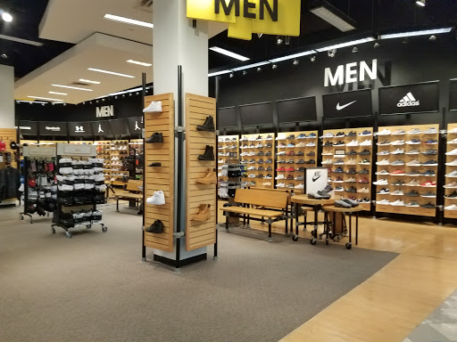 Shoe Store «Finish Line», reviews and photos, 801 Hawthorn Center, Vernon Hills, IL 60061, USA