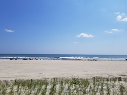 Photo de Long Beach Town avec rivage droit, long