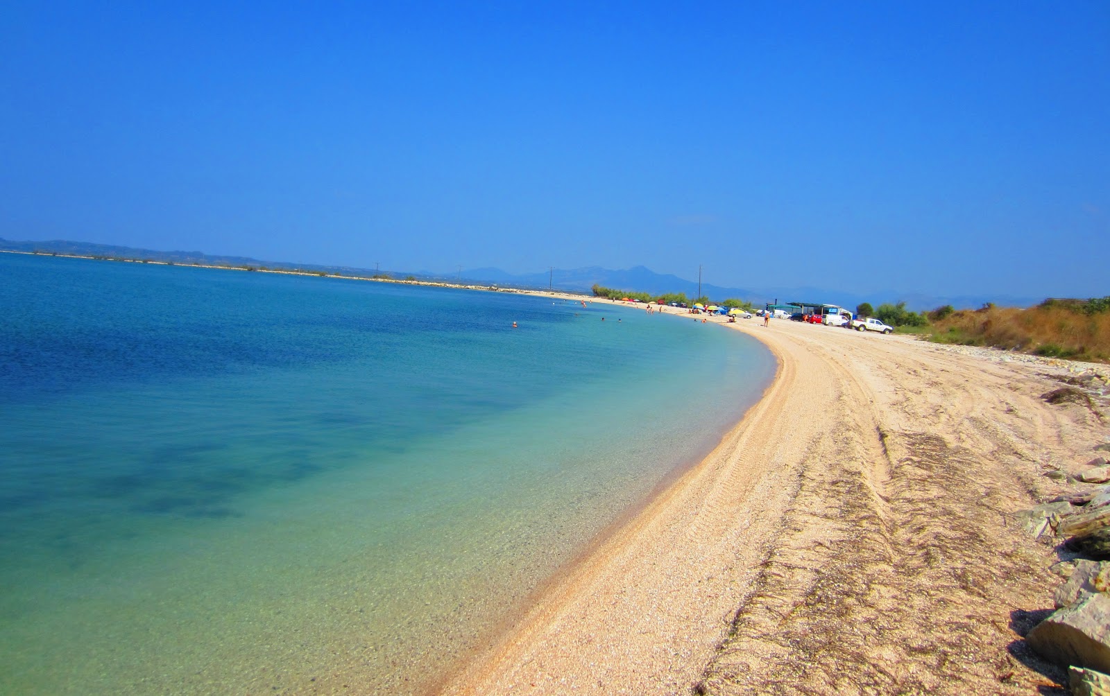 Φωτογραφία του Mega Avlleri με ευρύχωρος κόλπος