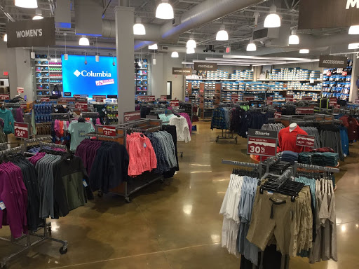 Sportswear Store «Columbia Sportswear Outlet Store at Tanger Outlet Center», reviews and photos, 2200 Tanger Blvd #100, Washington, PA 15301, USA