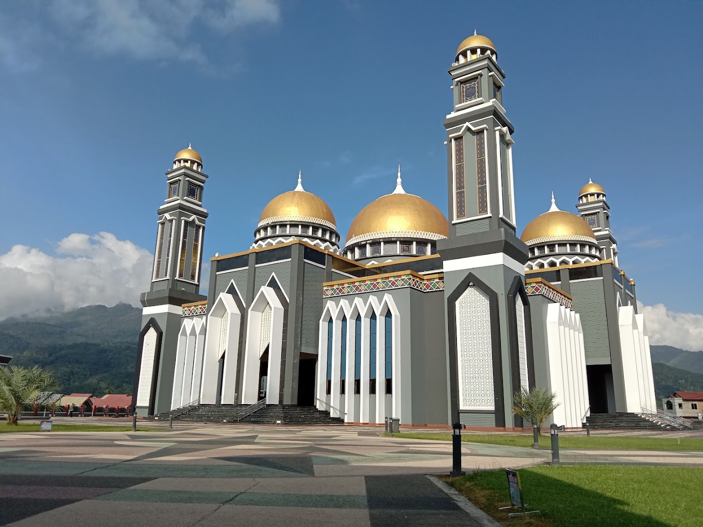 Gambar Masjid Agung At-taqwa