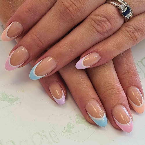 Comments and reviews of Glamour Tips Nails, Beauty and Training