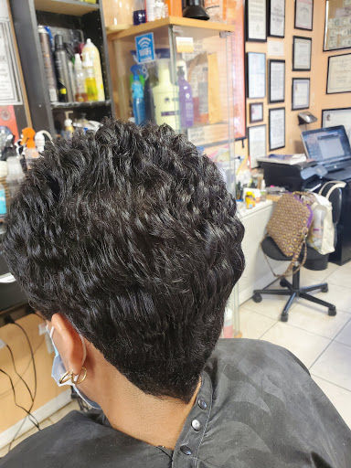 Beauty Salon «Dominican Hair Evolution Beauty Salon», reviews and photos, 388 School St, Woodbridge, NJ 07095, USA