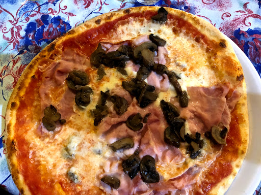 Tratto Pizza da Gió in Leggiuno, Provincia di Varese