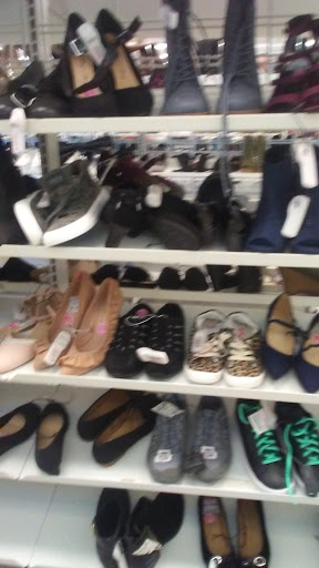 Clothing Store «Ross Dress for Less», reviews and photos, 201 University Oaks Blvd, Round Rock, TX 78664, USA