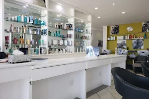 Cabo Look Beauty Center image