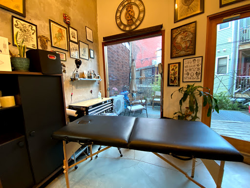 Tattoo Shop «Fleur Noire Tattoo Parlour», reviews and photos, 439 Metropolitan Ave, Brooklyn, NY 11211, USA