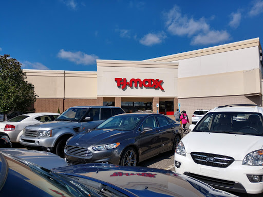 T.J. Maxx, 30955 Orchard Lake Rd, Farmington Hills, MI 48334, USA, 