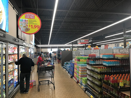 Supermarket «ALDI», reviews and photos, 4833 Oakton St, Skokie, IL 60077, USA