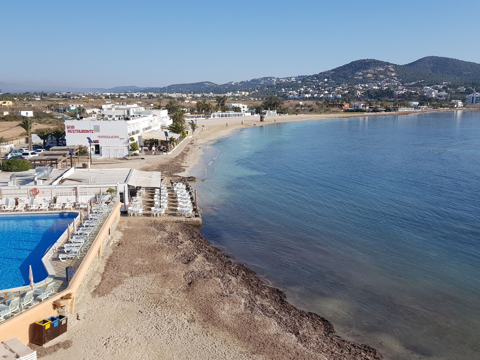 Foto von Playa de Talamanca mit viele geräumige buchten