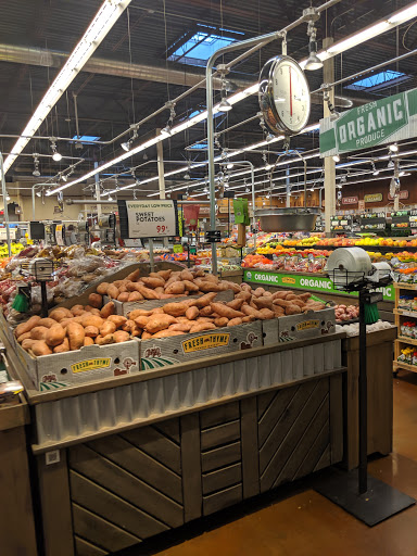 Grocery Store «Fresh Thyme Farmers Market- Bloomington IN», reviews and photos, 3600 W 3rd St, Bloomington, IN 47404, USA