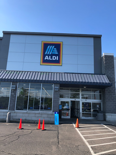 Supermarket «ALDI», reviews and photos, 5114 28th St SE b, Grand Rapids, MI 49512, USA