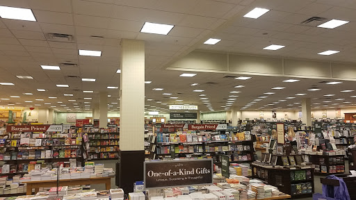 Book Store «Barnes & Noble Booksellers Hillside Village», reviews and photos, 305 Farm to Market Road 1382 #520, Cedar Hill, TX 75104, USA