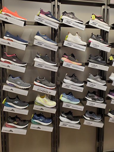 Shoe Store «SKECHERS Retail», reviews and photos, 19575 Biscayne Blvd #1323, Aventura, FL 33180, USA