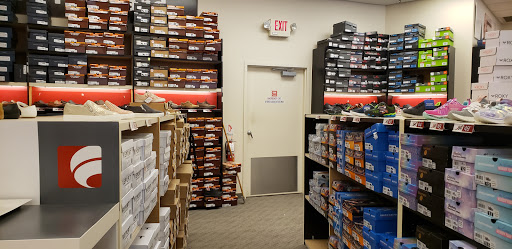 Shoe Store «Famous Footwear», reviews and photos, 1740 Park Manor Blvd, Pittsburgh, PA 15205, USA