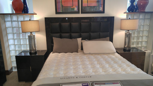 Furniture Store «Rooms To Go & Rooms To Go Kids Furniture Store - Miami International (Doral)», reviews and photos, 10623 NW 12th St, Doral, FL 33172, USA