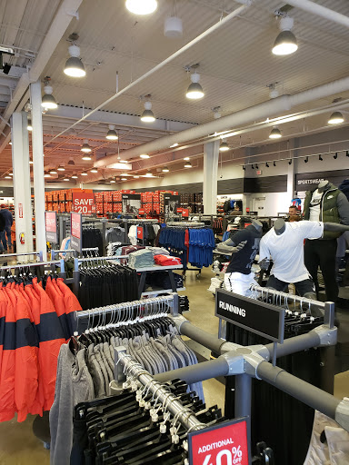 Shopping Mall «Edinburgh Premium Outlets», reviews and photos, 11622 NE Executive Dr, Edinburgh, IN 46124, USA