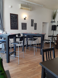 Atmosphère du Restaurant français Le Nathaly's à Courcelles-sur-Seine - n°3