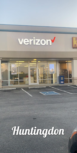 Verizon Authorized Retailer - A Wireless, 95 Veterans Dr N, Huntingdon, TN 38344, USA, 