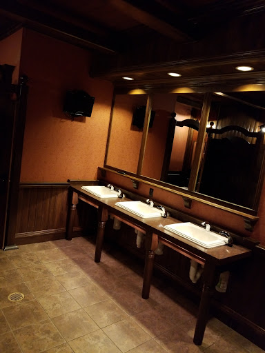 Golf Course «The Links at Outlook & Outlook Tavern Restaraunt», reviews and photos, 310 Portland St, Berwick, ME 03901, USA