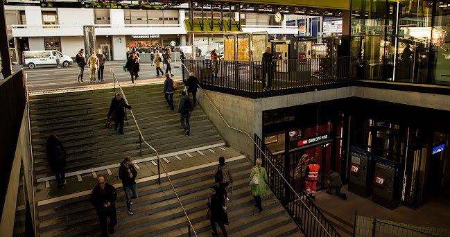 Bahnhof Apotheke Oerlikon - Zürich