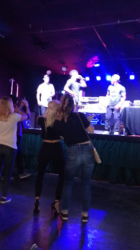 Bar «Cartoons Oyster Bar & Grill», reviews and photos, 1614 Glenstone Avenue, Springfield, MO 65804, USA