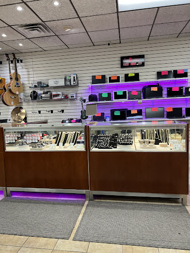Pawn Shop «GNT Jewelry and Loan Kenosha Pawnshop», reviews and photos, 7944 Sheridan Rd #3, Kenosha, WI 53143, USA