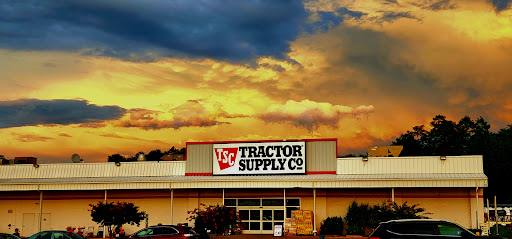 Tractor Supply Co., 321 N 3rd St, Oxford, PA 19363, USA, 