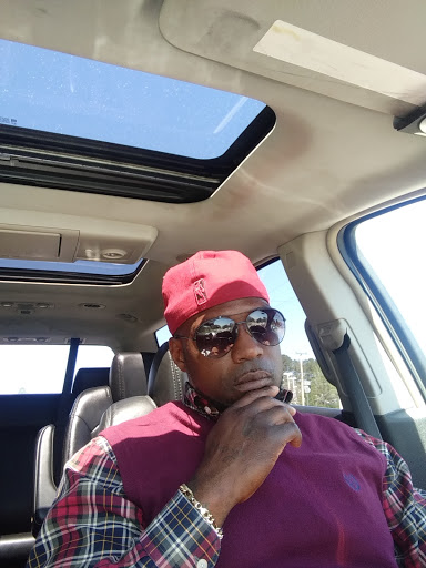 Used Car Dealer «Wade Ford Pre Owned Vehicle Center», reviews and photos, 3817 S Cobb Dr SE, Smyrna, GA 30080, USA