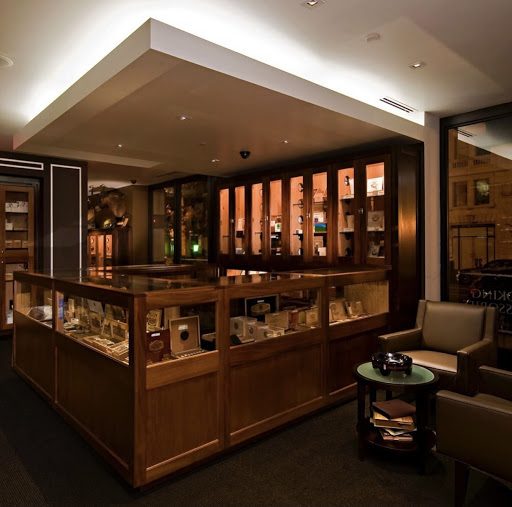 Cigar Shop «W. Curtis Draper Tobacconist», reviews and photos, 699 15th St NW, Washington, DC 20005, USA