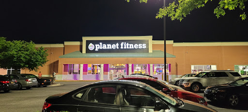 Gym «Planet Fitness», reviews and photos, 404 E Six Forks Rd, Raleigh, NC 27609, USA