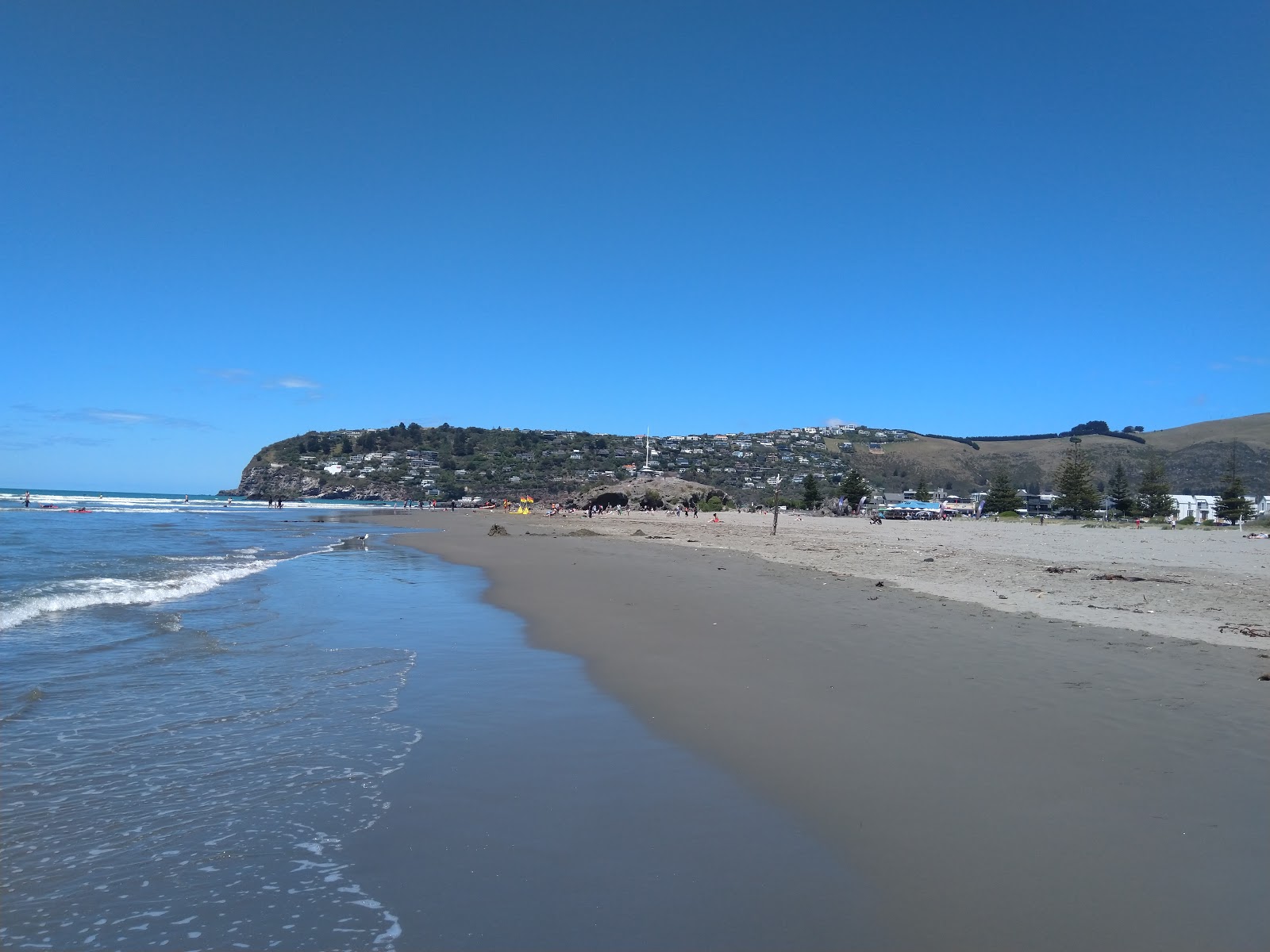 Foto de Sumner Beach com alto nível de limpeza
