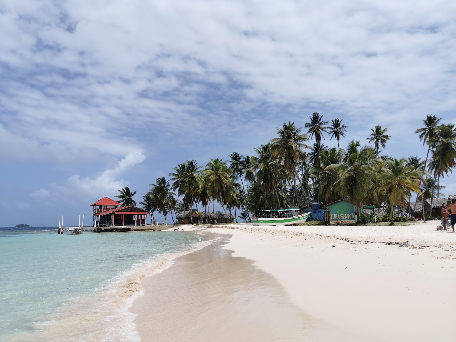 Foto von Islas Franklin Beach mit feiner beiger sand Oberfläche