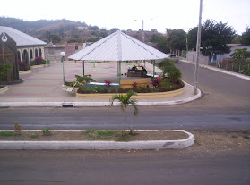 Iglesia Y Parque De La Cdla Bellavista