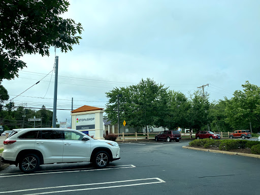 Grocery Store «Stop & Shop», reviews and photos, 248 Flanders Rd, Niantic, CT 06357, USA