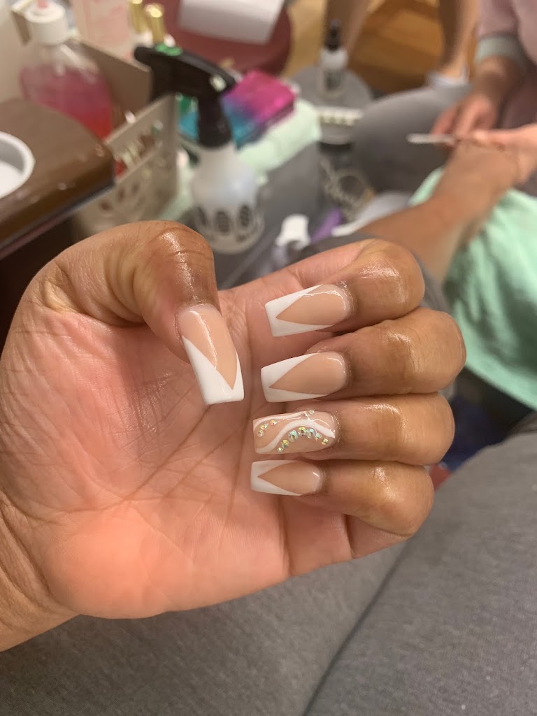 Pretty Nail Salon 19405