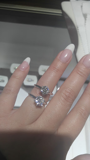 Jewelry Store «Helzberg Diamonds», reviews and photos, 1598 Willowbrook Dr, Houston, TX 77070, USA