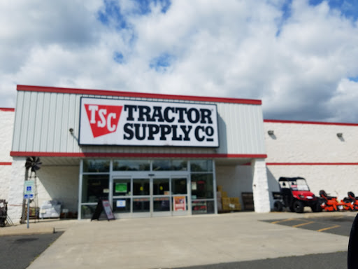 Tractor Supply Co., 673 College Hwy, Southwick, MA 01077, USA, 