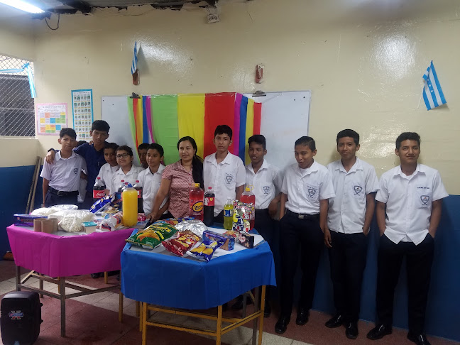 Opiniones de Colegio Fiscal Mixto 'Dr. Teodoro Alvarado Olea' en Guayaquil - Escuela