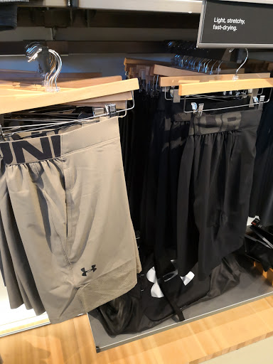 Clothing Store «Under Armour Brand House», reviews and photos, 7977 Tysons Corner Center, Tysons, VA 22102, USA