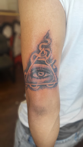 Explore alice madness returns tattoo ideas, creative tattoo ideas in Lewiston, available at Walkins tattoos studio
